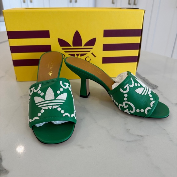 Gucci x Adidas Logo Slide Sandals - Picture 3 of 9
